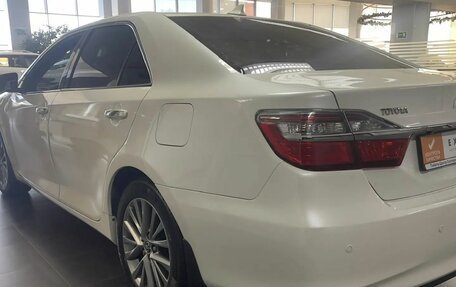 Toyota Camry, 2017 год, 2 140 000 рублей, 5 фотография