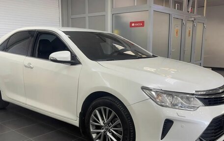 Toyota Camry, 2017 год, 2 140 000 рублей, 4 фотография