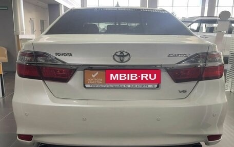 Toyota Camry, 2017 год, 2 140 000 рублей, 6 фотография