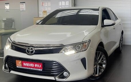 Toyota Camry, 2017 год, 2 140 000 рублей, 1 фотография