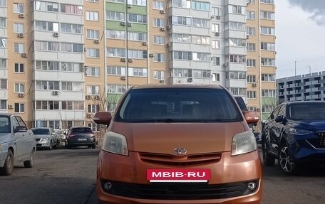Toyota Passo Sette, 2009 год, 750 000 рублей, 2 фотография