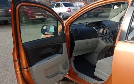 Toyota Passo Sette, 2009 год, 750 000 рублей, 10 фотография