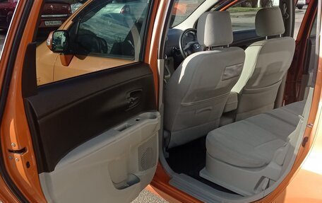 Toyota Passo Sette, 2009 год, 750 000 рублей, 11 фотография