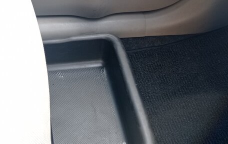 Toyota Passo Sette, 2009 год, 750 000 рублей, 33 фотография