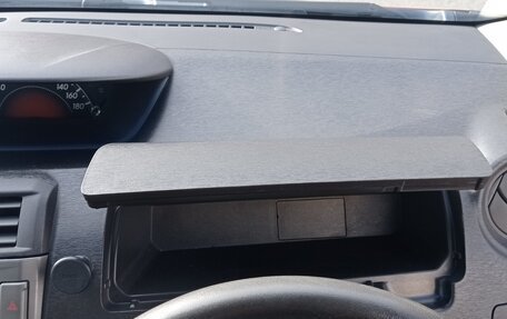 Toyota Passo Sette, 2009 год, 750 000 рублей, 32 фотография