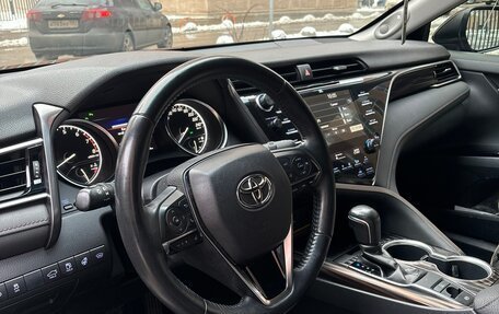 Toyota Camry, 2019 год, 3 290 000 рублей, 7 фотография