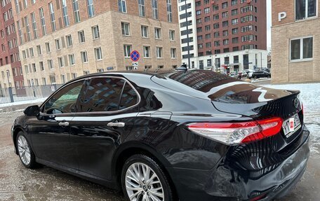 Toyota Camry, 2019 год, 3 290 000 рублей, 6 фотография