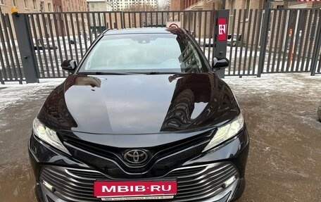Toyota Camry, 2019 год, 3 290 000 рублей, 3 фотография