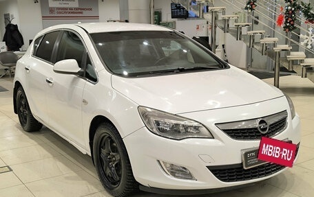 Opel Astra J, 2011 год, 470 000 рублей, 3 фотография