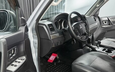 Mitsubishi Pajero IV, 2010 год, 2 149 000 рублей, 16 фотография