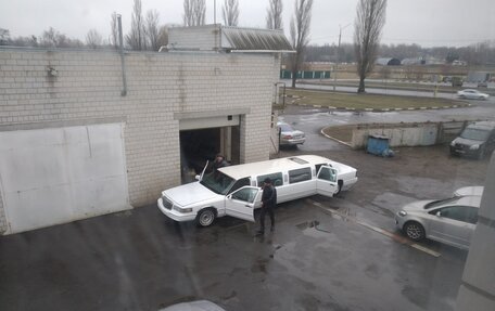 Lincoln Town Car II, 1996 год, 550 000 рублей, 2 фотография