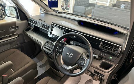 Honda Stepwgn IV, 2017 год, 1 819 000 рублей, 11 фотография