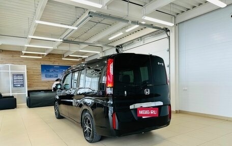 Honda Stepwgn IV, 2017 год, 1 819 000 рублей, 4 фотография