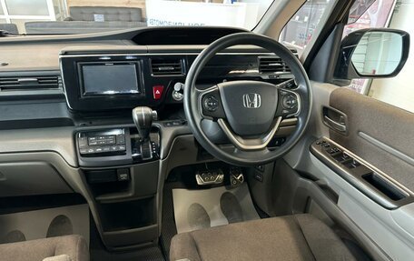 Honda Stepwgn IV, 2017 год, 1 819 000 рублей, 15 фотография