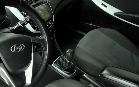 Hyundai Solaris II рестайлинг, 2016 год, 870 000 рублей, 5 фотография