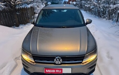 Volkswagen Tiguan II, 2018 год, 1 998 000 рублей, 1 фотография
