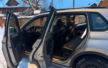 Volkswagen Tiguan II, 2018 год, 1 998 000 рублей, 11 фотография