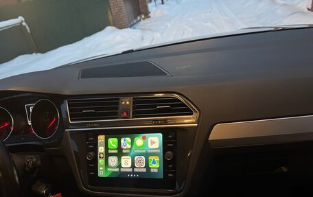 Volkswagen Tiguan II, 2018 год, 1 998 000 рублей, 16 фотография