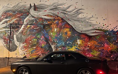 Dodge Challenger III рестайлинг 2, 2019 год, 2 600 000 рублей, 6 фотография