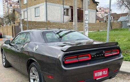 Dodge Challenger III рестайлинг 2, 2019 год, 2 600 000 рублей, 14 фотография