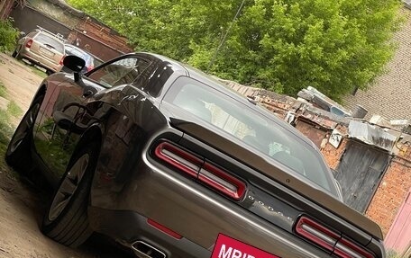 Dodge Challenger III рестайлинг 2, 2019 год, 2 600 000 рублей, 22 фотография