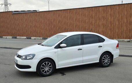 Volkswagen Polo VI (EU Market), 2011 год, 545 000 рублей, 2 фотография