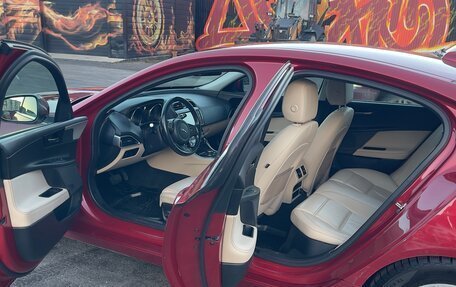 Jaguar XE I рестайлинг, 2016 год, 1 700 000 рублей, 13 фотография