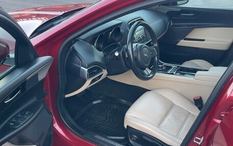 Jaguar XE I рестайлинг, 2016 год, 1 700 000 рублей, 14 фотография