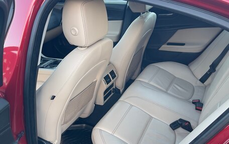 Jaguar XE I рестайлинг, 2016 год, 1 700 000 рублей, 15 фотография