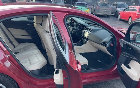 Jaguar XE I рестайлинг, 2016 год, 1 700 000 рублей, 9 фотография