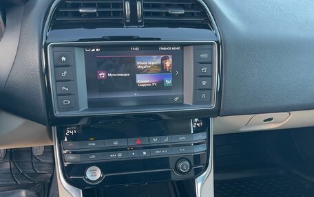 Jaguar XE I рестайлинг, 2016 год, 1 700 000 рублей, 17 фотография