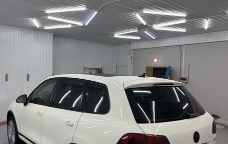 Volkswagen Touareg III, 2011 год, 2 100 000 рублей, 6 фотография