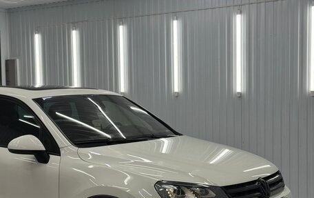 Volkswagen Touareg III, 2011 год, 2 100 000 рублей, 2 фотография