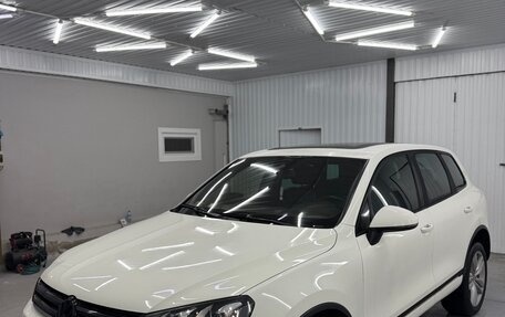 Volkswagen Touareg III, 2011 год, 2 100 000 рублей, 4 фотография