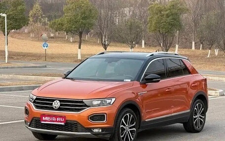 Volkswagen T-Roc I, 2022 год, 1 699 123 рублей, 1 фотография