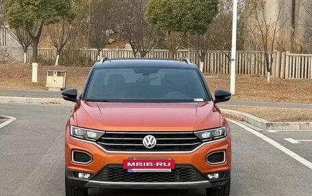 Volkswagen T-Roc I, 2022 год, 1 699 123 рублей, 2 фотография