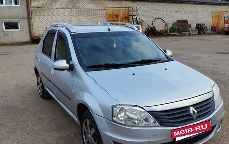 Renault Logan I, 2013 год, 400 000 рублей, 2 фотография