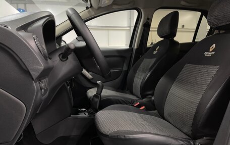 Renault Logan II, 2019 год, 919 000 рублей, 16 фотография