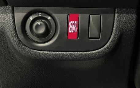 Renault Logan II, 2019 год, 919 000 рублей, 12 фотография