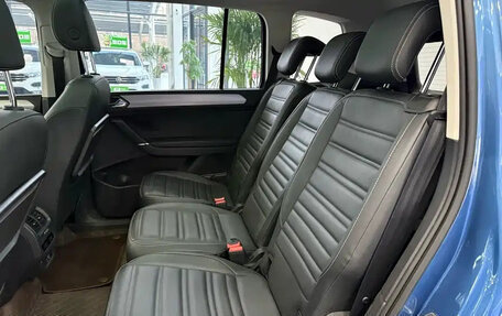 Volkswagen Touran III, 2023 год, 2 199 123 рублей, 9 фотография