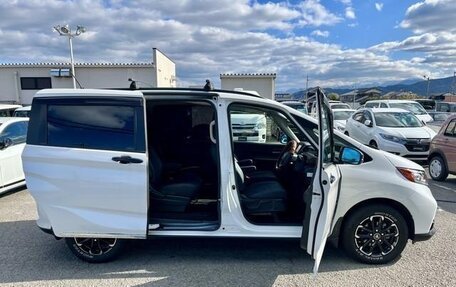 Honda Freed II, 2022 год, 1 477 000 рублей, 10 фотография