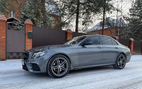 Mercedes-Benz E-Класс, 2018 год, 3 150 000 рублей, 5 фотография