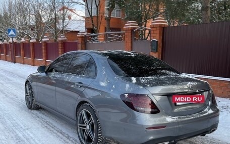 Mercedes-Benz E-Класс, 2018 год, 3 150 000 рублей, 7 фотография