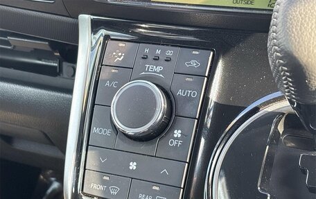 Toyota Wish II, 2017 год, 1 290 000 рублей, 15 фотография