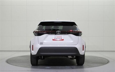 Toyota Yaris Cross, 2021 год, 1 300 000 рублей, 3 фотография
