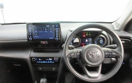 Toyota Yaris Cross, 2021 год, 1 300 000 рублей, 10 фотография