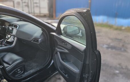 Jaguar XE I рестайлинг, 2019 год, 3 148 240 рублей, 7 фотография