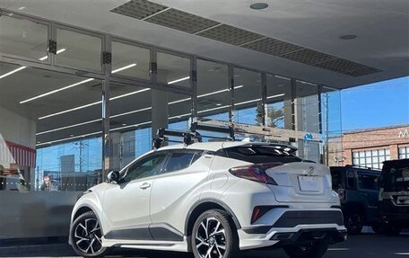 Toyota C-HR I рестайлинг, 2022 год, 1 730 000 рублей, 4 фотография