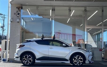 Toyota C-HR I рестайлинг, 2022 год, 1 730 000 рублей, 7 фотография