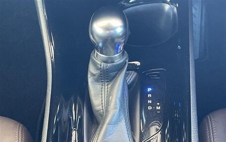 Toyota C-HR I рестайлинг, 2022 год, 1 730 000 рублей, 19 фотография